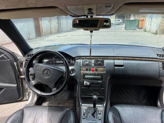 Mercedes E 200 1996, 438,000 km - 2.0 л - Bakı