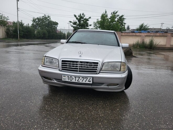 Mercedes C 230 1997, 290,000 km - 2.3 l - Quba