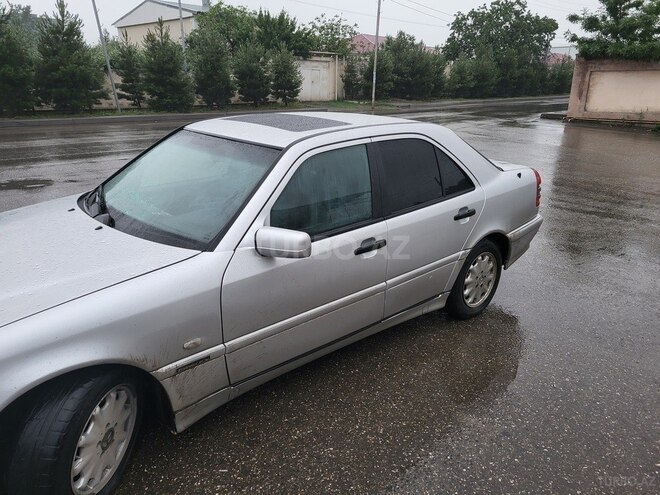 Mercedes C 230 1997, 290,000 km - 2.3 l - Quba