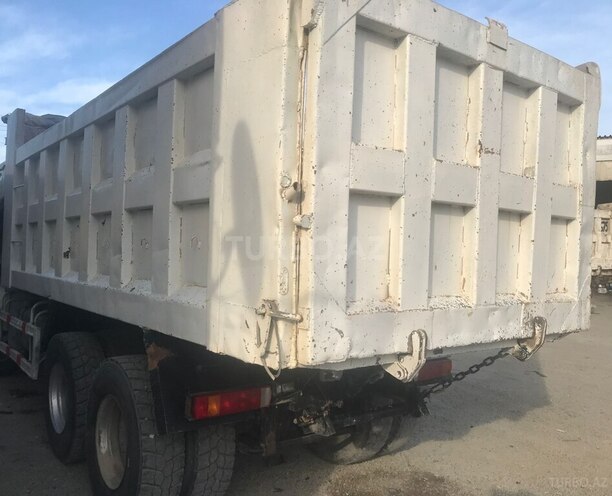 HOWO Sinotruk 2011, 280,000 km - 9.5 l - Bakı