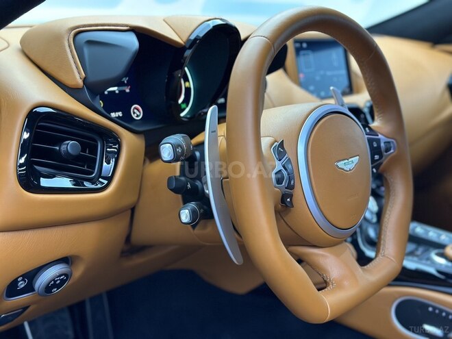 Aston Martin V8 Vantage-8