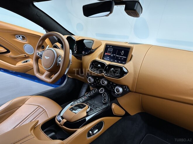 Aston Martin V8 Vantage-10