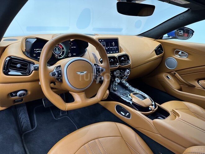 Aston Martin V8 Vantage-9