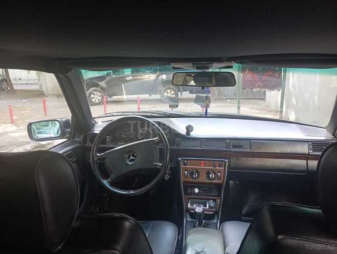 Mercedes E 260 1985, 268,000 km - 2.6 l - Bakı