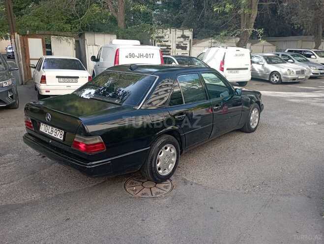 Mercedes E 260 1985, 268,000 km - 2.6 l - Bakı