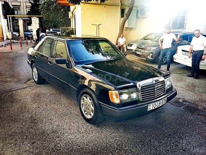 Mercedes E 260 1985, 268,000 km - 2.6 l - Bakı