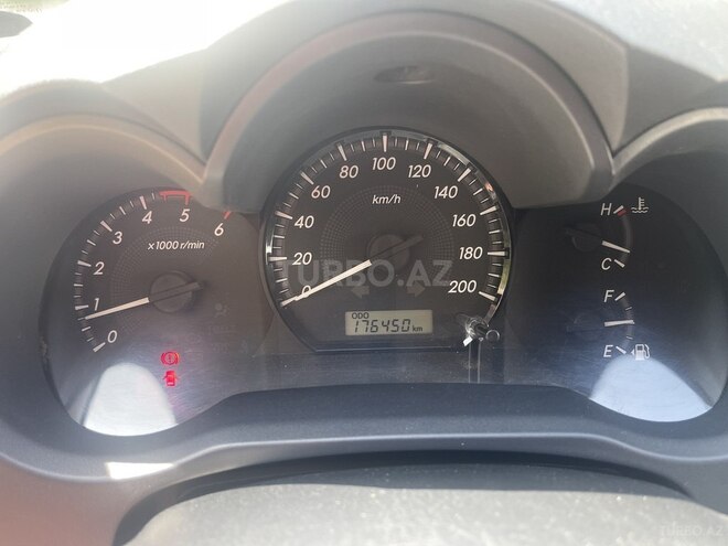 Toyota Hilux 2013, 176,500 km - 2.5 l - Bakı