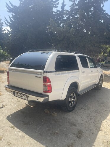 Toyota Hilux 2013, 176,500 km - 2.5 l - Bakı