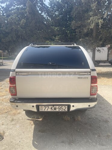 Toyota Hilux 2013, 176,500 km - 2.5 l - Bakı