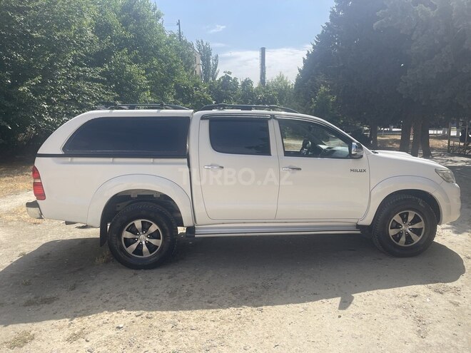 Toyota Hilux 2013, 176,500 km - 2.5 l - Bakı