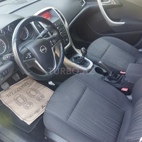 Opel Astra 2011, 171,000 km - 1.4 l - Bakı