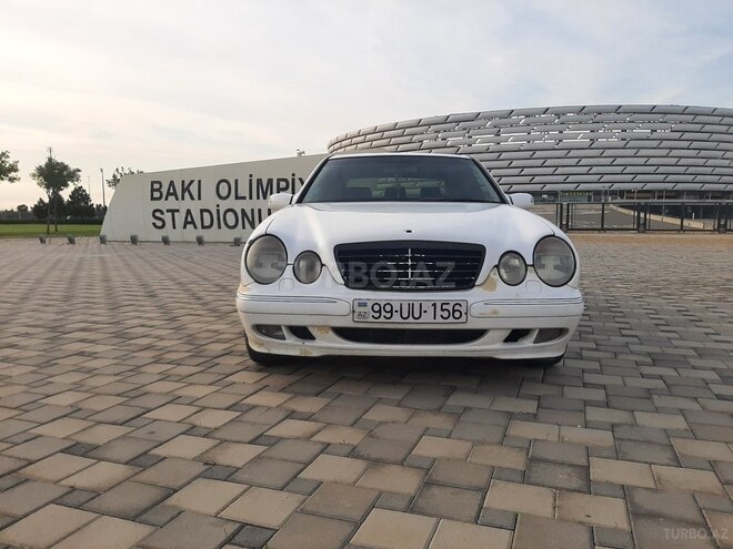 Mercedes E 220 2001, 326,000 km - 2.2 л - Bakı