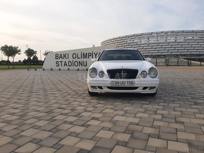 Mercedes E 220 2001, 326,000 km - 2.2 л - Bakı