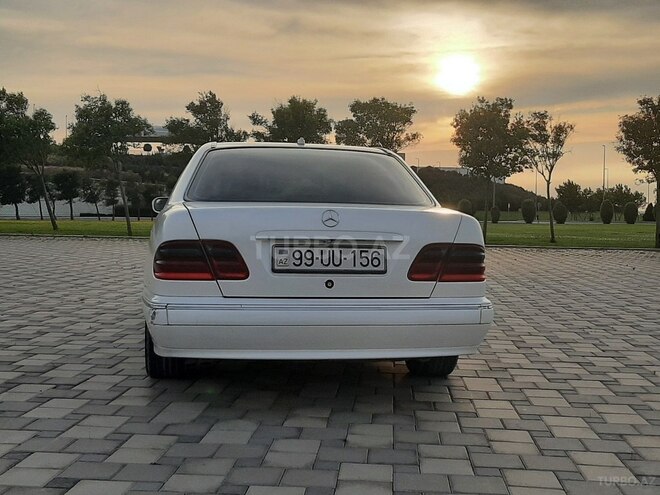 Mercedes E 220 2001, 326,000 km - 2.2 л - Bakı