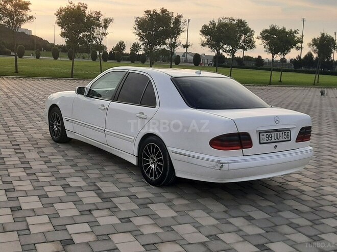 Mercedes E 220 2001, 326,000 km - 2.2 л - Bakı