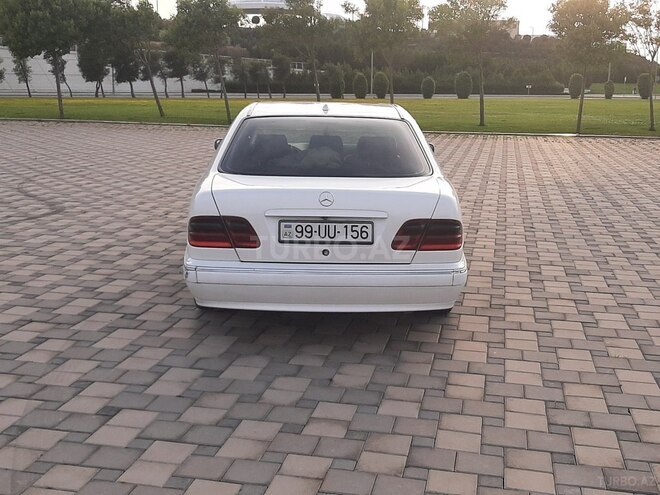 Mercedes E 220 2001, 326,000 km - 2.2 л - Bakı