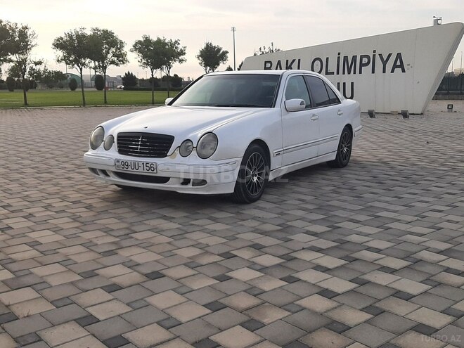Mercedes E 220 2001, 326,000 km - 2.2 л - Bakı