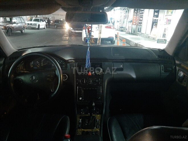 Mercedes E 220 2001, 326,000 km - 2.2 л - Bakı