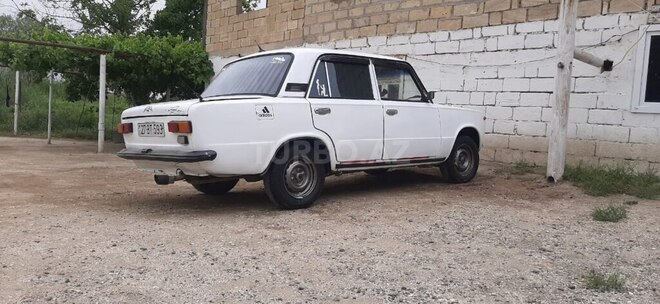 LADA (VAZ) 21011 1979, 258,000 km - 1.3 l - Salyan