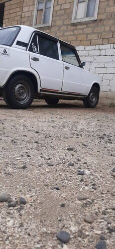 LADA (VAZ) 21011 1979, 258,000 km - 1.3 l - Salyan