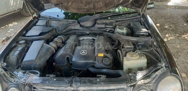 Mercedes E 280 1998, 450,000 km - 2.8 l - Quba