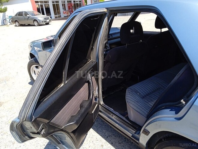 Mercedes E 200 1987, 213,255 km - 2.0 l - Hacıqabul