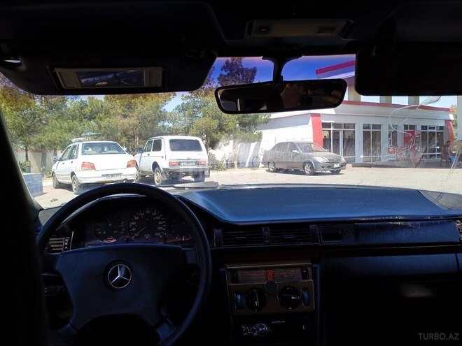 Mercedes E 200 1987, 213,255 km - 2.0 l - Hacıqabul