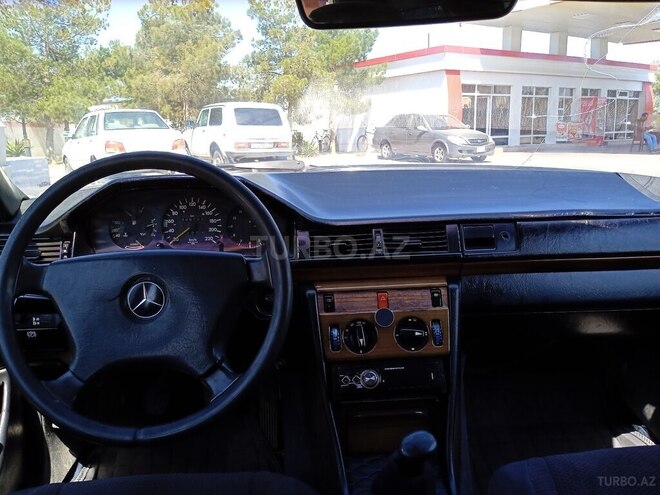 Mercedes E 200 1987, 213,255 km - 2.0 l - Hacıqabul