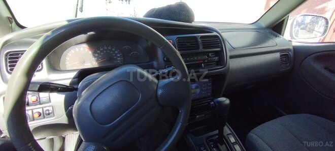 Suzuki Grand Vitara 1998, 227,000 km - 2.5 l - Quba