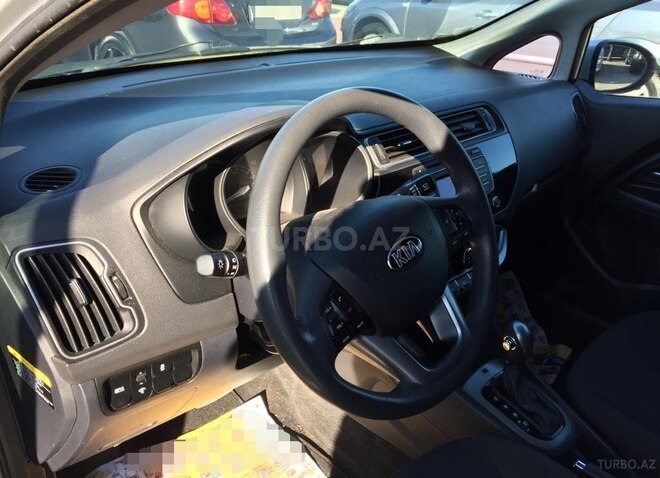 Kia Rio 2015, 84,000 km - 1.6 l - Bakı