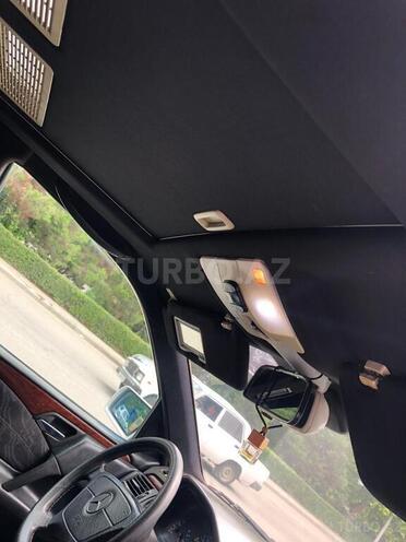 Mercedes E 200 1997, 32,000 km - 2.0 л - Yevlax