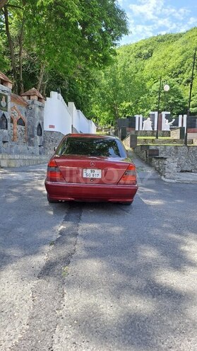 Mercedes C 220 1995, 215,500 km - 2.2 л - Şəki