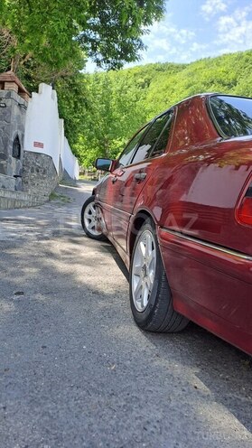 Mercedes C 220 1995, 215,500 km - 2.2 л - Şəki