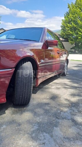 Mercedes C 220 1995, 215,500 km - 2.2 л - Şəki