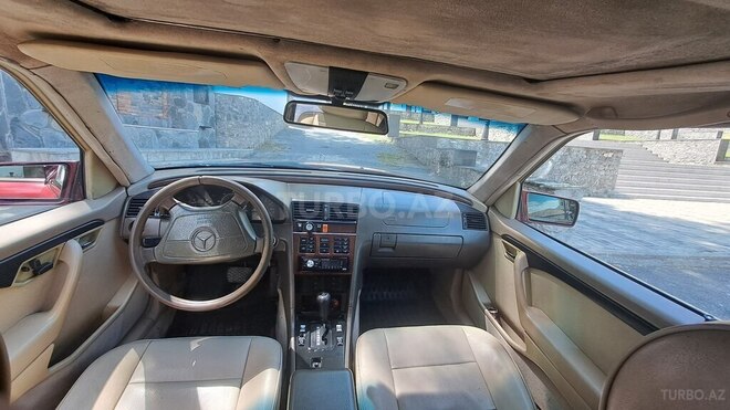 Mercedes C 220 1995, 215,500 km - 2.2 л - Şəki