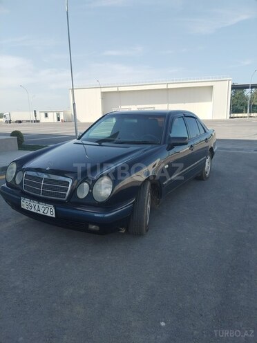 Mercedes E 200 1998, 458,000 km - 2.0 l - Xudat