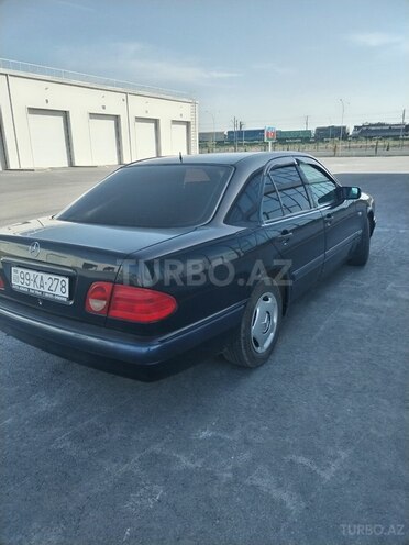 Mercedes E 200 1998, 458,000 km - 2.0 l - Xudat