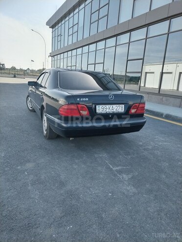 Mercedes E 200 1998, 458,000 km - 2.0 l - Xudat