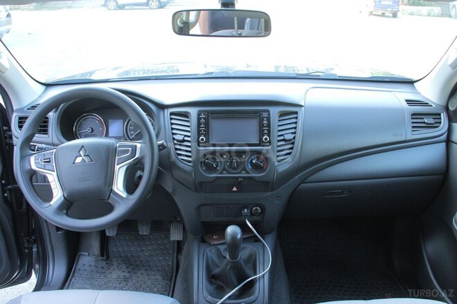 Mitsubishi L200 2020, 84,642 km - 2.4 l - Bakı