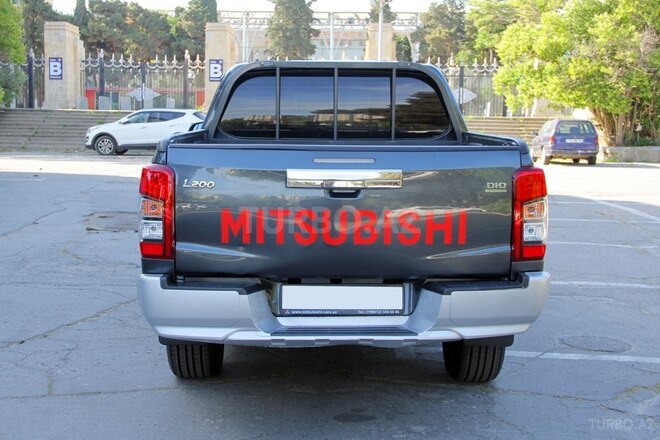 Mitsubishi L200 2020, 84,642 km - 2.4 l - Bakı