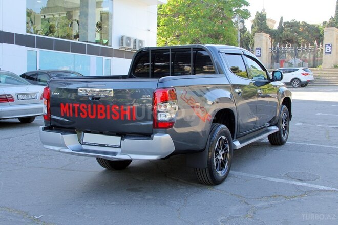 Mitsubishi L200 2020, 84,642 km - 2.4 l - Bakı