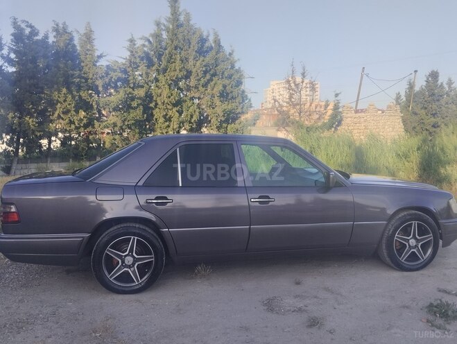 Mercedes E 220 1994, 529,600 km - 2.2 l - Sumqayıt