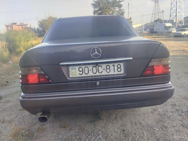Mercedes E 220 1994, 529,600 km - 2.2 l - Sumqayıt