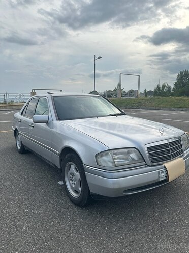 Mercedes C 220 1995, 370,000 km - 2.2 l - Qəbələ