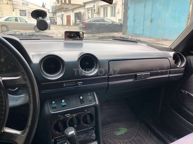 Mercedes E 250 1979, 420,000 km - 2.5 l - Bakı