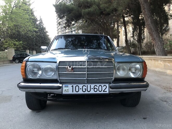 Mercedes E 250 1979, 420,000 km - 2.5 l - Bakı