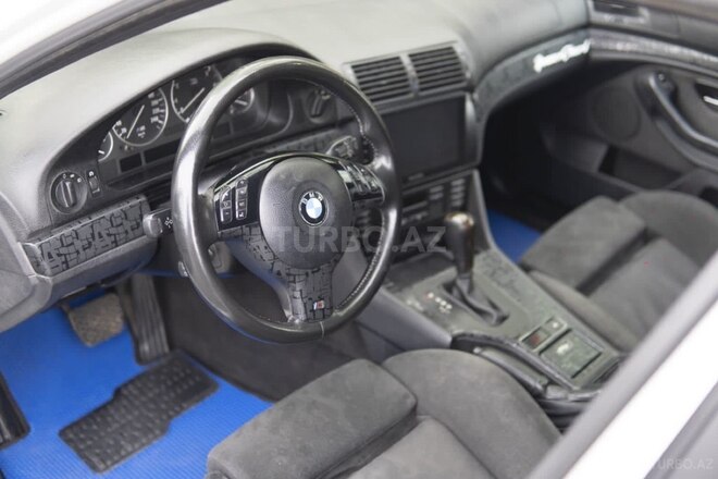 BMW 530 2001, 366,000 km - 3.0 l - Bakı