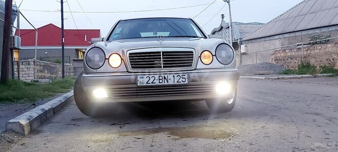 Mercedes E 240 1997, 330,000 km - 2.4 л - Goranboy