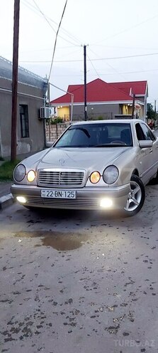 Mercedes E 240 1997, 330,000 km - 2.4 л - Goranboy