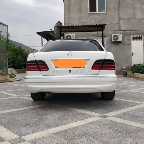Mercedes E 220 2000, 345,000 km - 2.2 l - Bakı